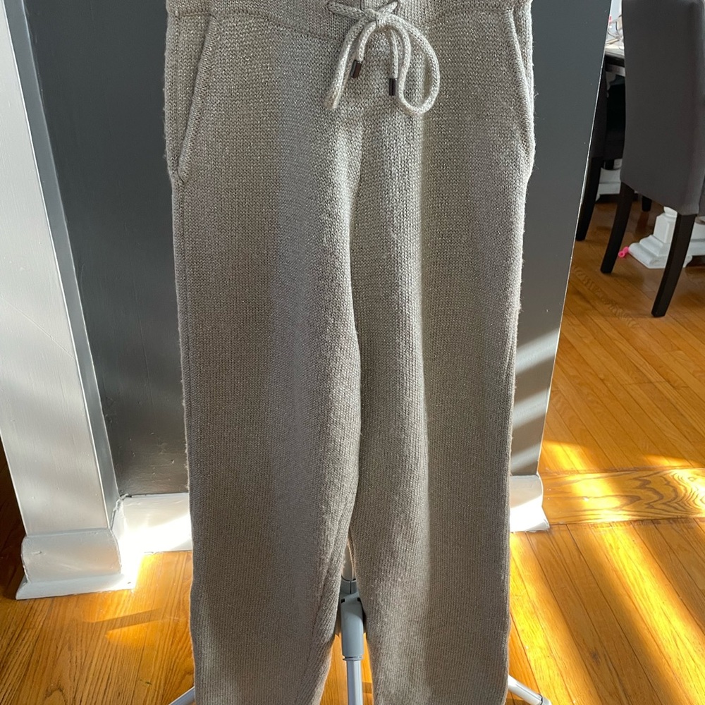 ANTHROPOLOGIE cream and silver knit sweat pants